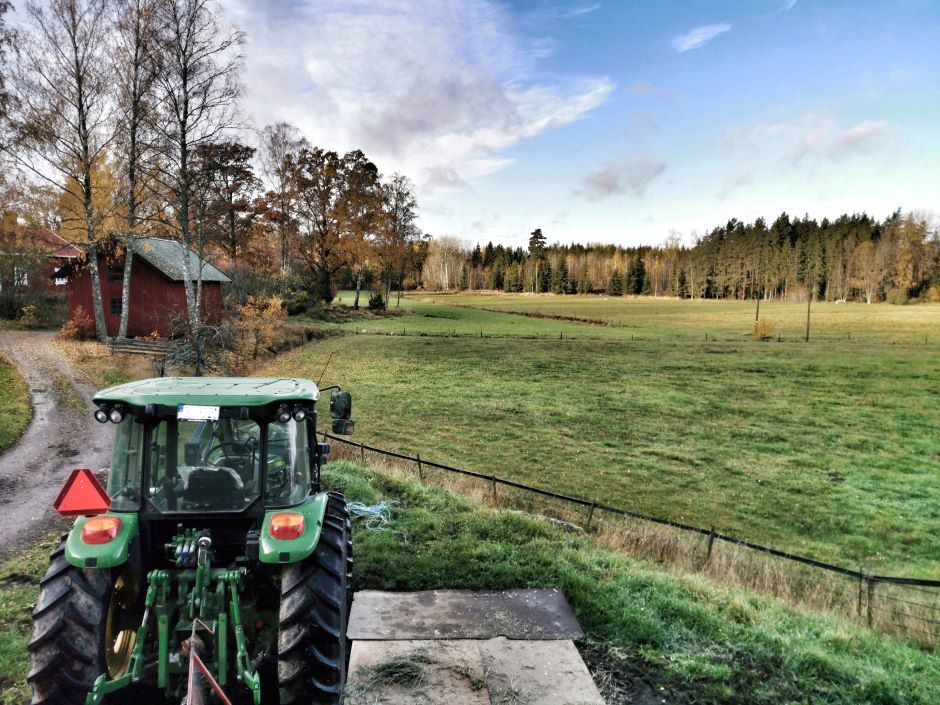 Planting tractor 940×705